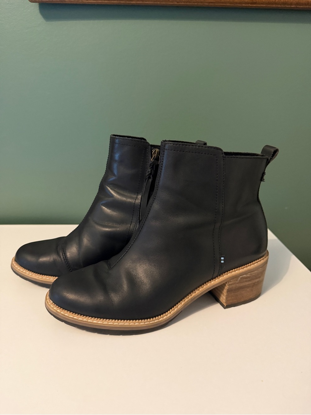 Toms Black Leather Ankle Heeled Boots